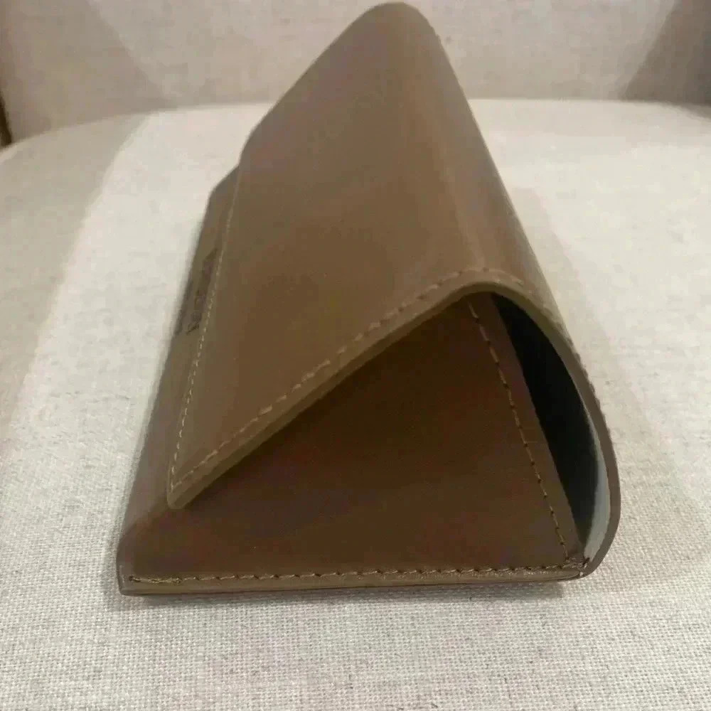 New Burberry Large Sunglasses Case - Picture 8 of 8